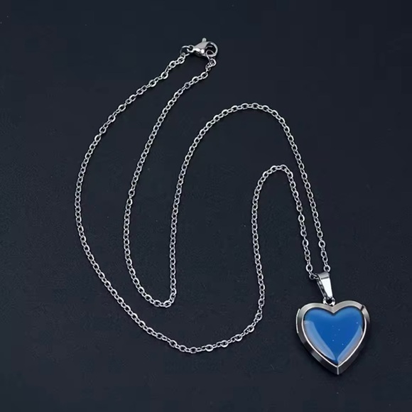 Heart Locket Mood Changing Necklace - Picture 2 of 6